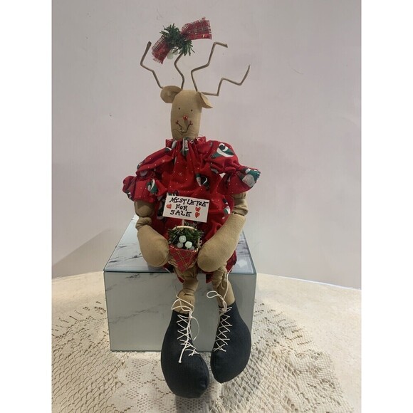 Vintage Handmade Reindeer Shelf Sitter Holding Mistletoe For Sale - Picture 1 of 7